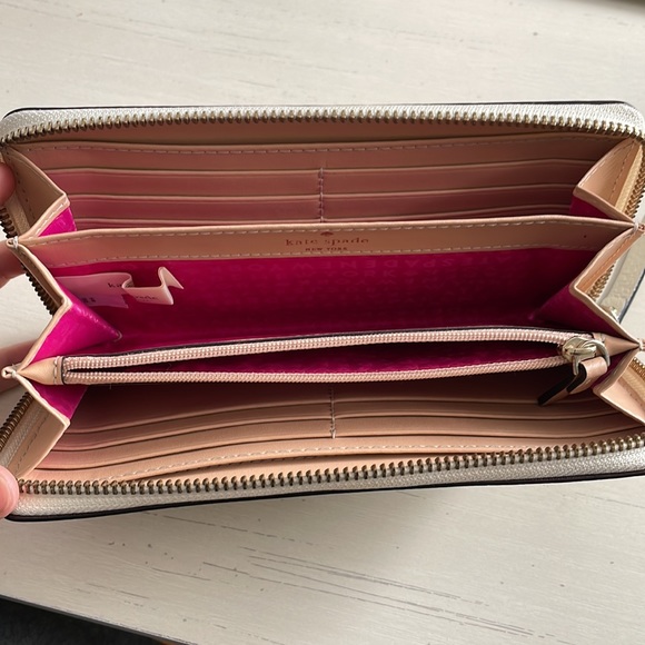 Kate Spade Zip Wallet - Picture 4 of 5